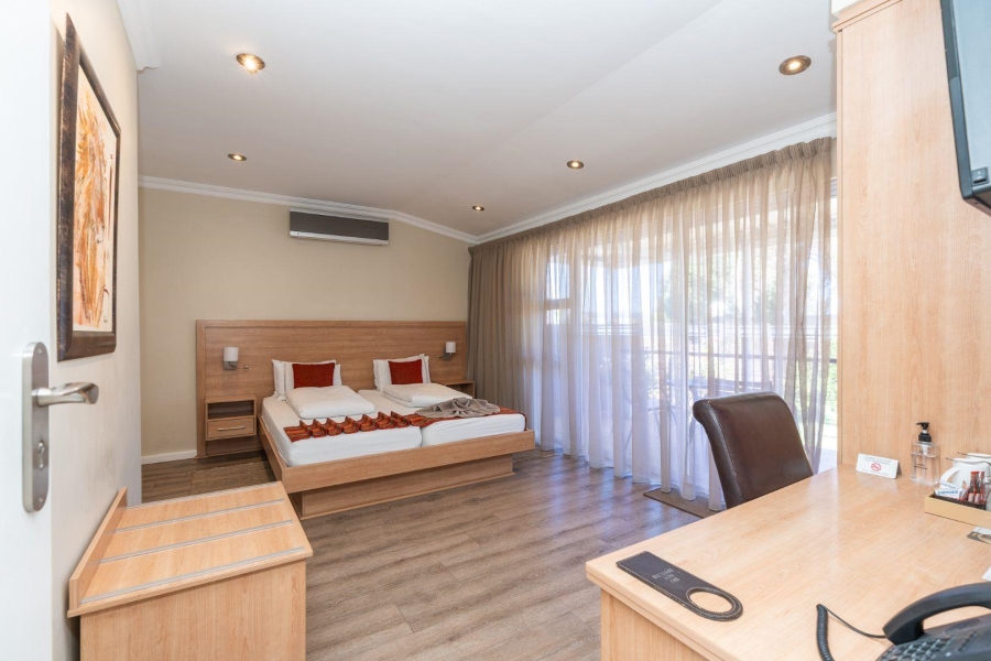 6 Bedroom Property for Sale in Milnerton Western Cape